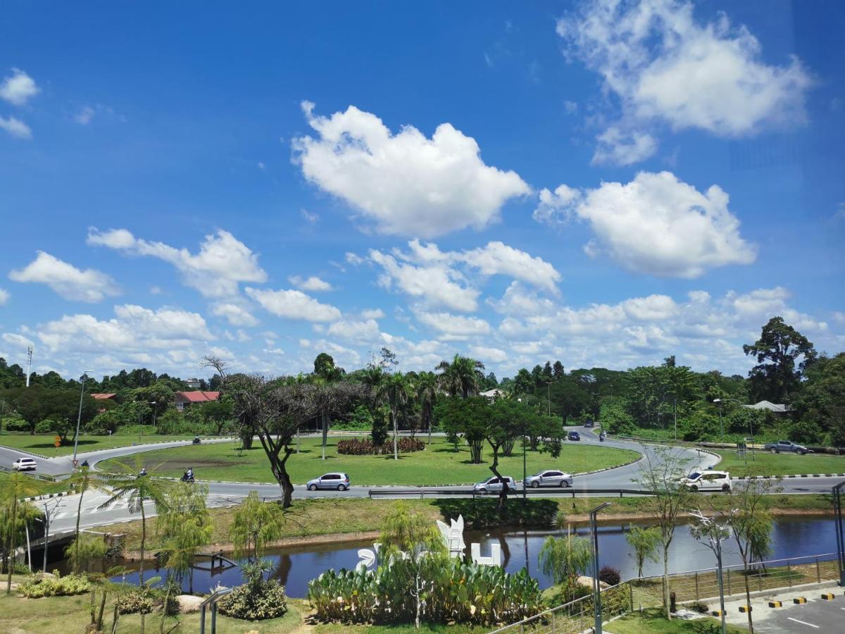 Otel Hotel Sibu Kültér fotó